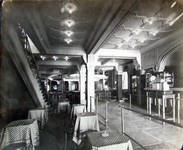 Pathé Palace, Boulevard Anspach 85, Bruxelles, foyer du hall d'entrée de la rue Jules Van Praet, vue vers la salle (© Fondation CIVA Stichting/AAM, Brussels /Paul Hamesse)